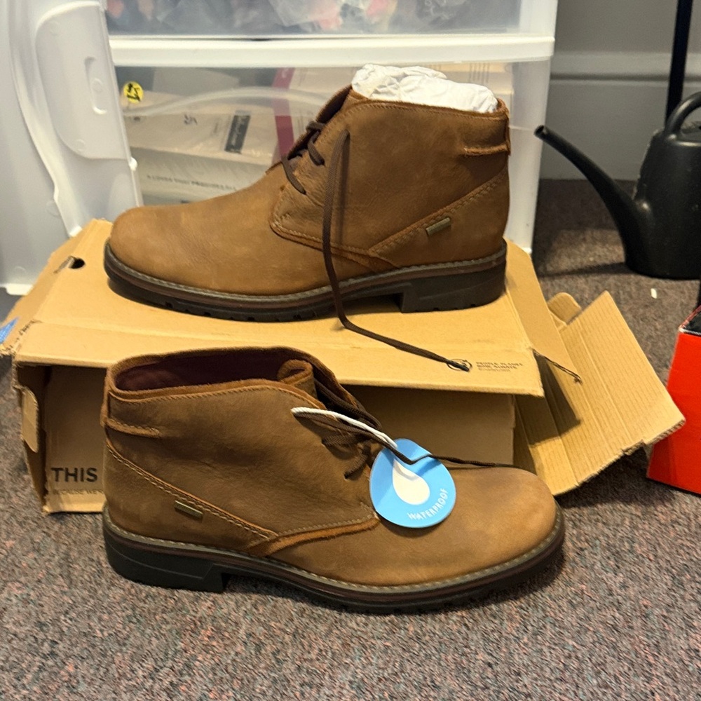 Clarks Brown Leather Chukka Boots for Men